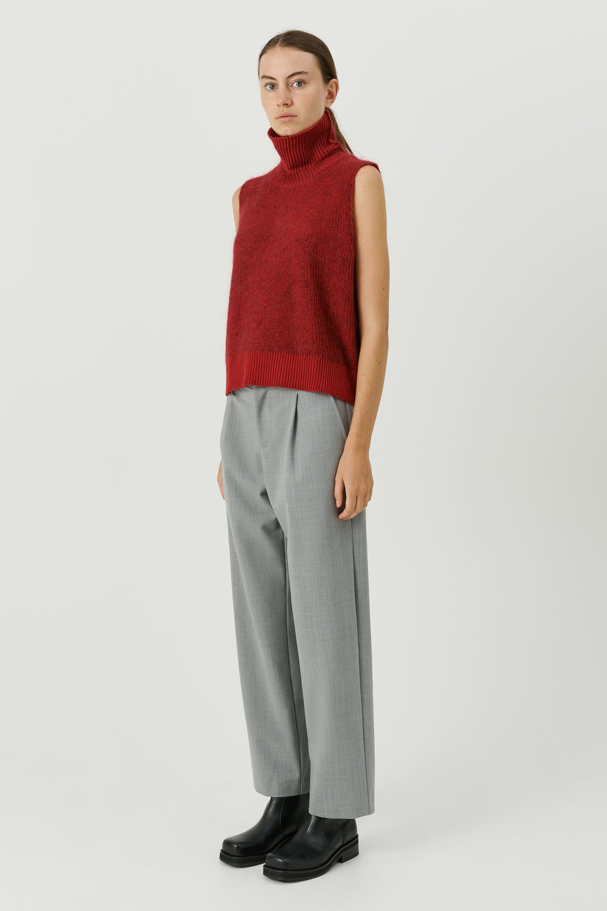 SOULLAND Eira Vest Knitwear Red