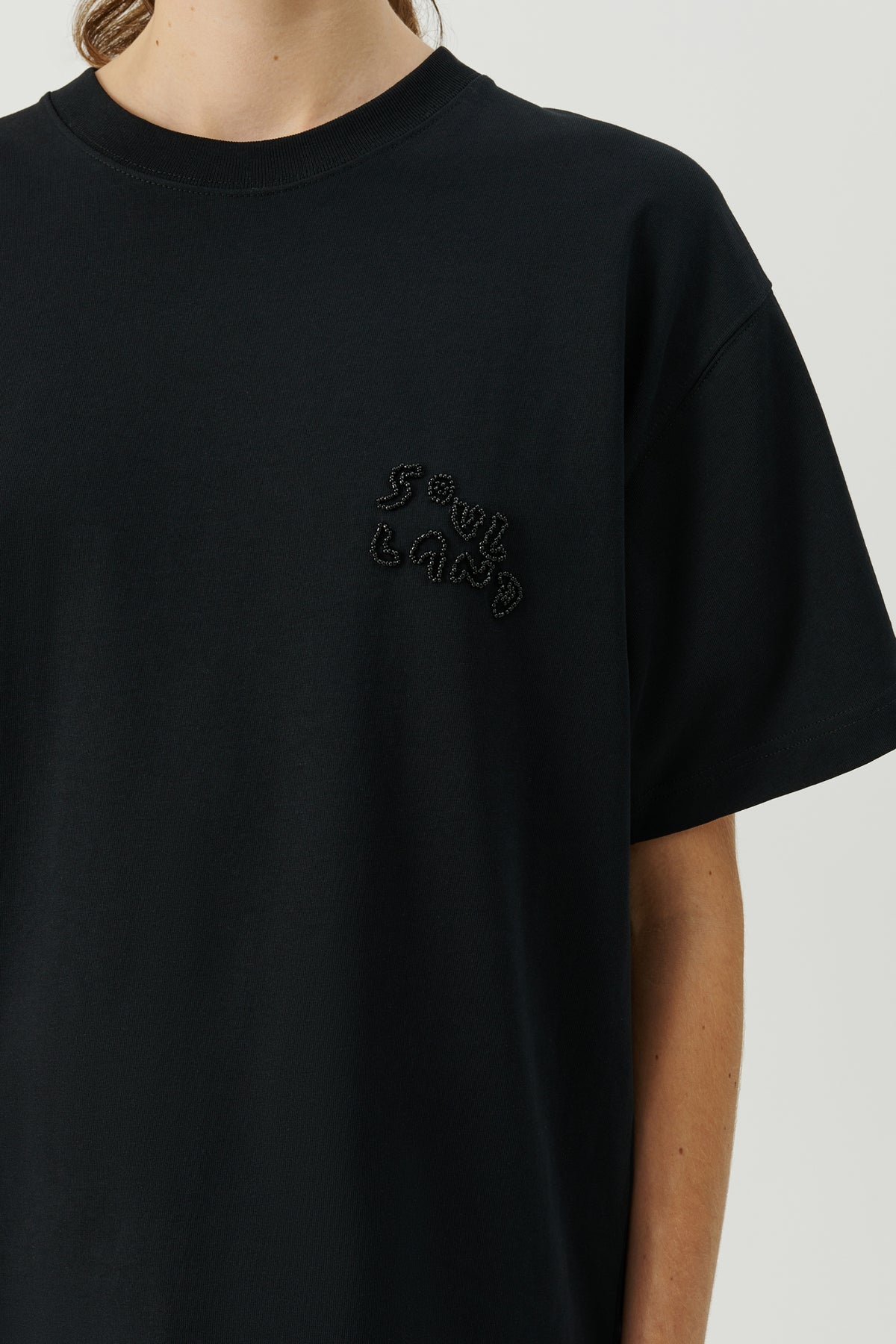 SOULLAND Kai Beaded Logo T-shirt T-shirt Black