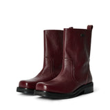 DELAWARE structured leather boots